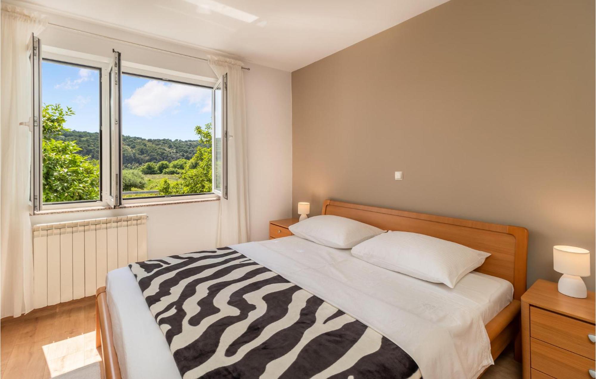1 Bedroom Awesome Apartment In Kampor ภายนอก รูปภาพ